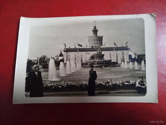 Фотография. Офицер. ВДНХ. Москва.