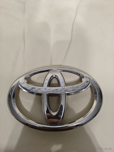 Автомобильный знак (значёк) TOYOTA