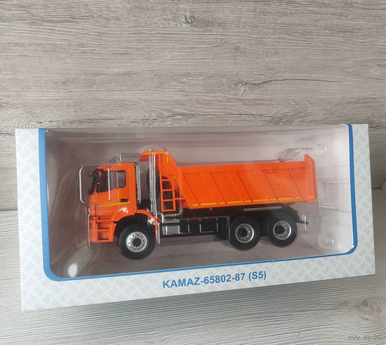 Самосвал грузовик камаз 65802-87 (S5)