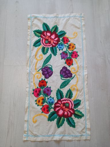 Вышивка, вышитая салфетка старинная