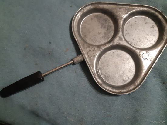 Форма для выпечки оладушек, беляшей, пончиков и т.д..СССР, редкая.