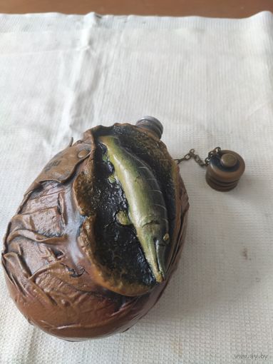 Фляжка.