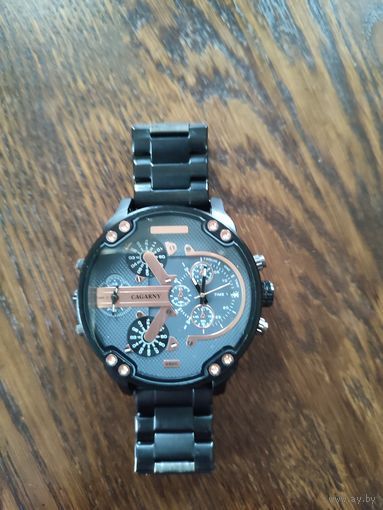 Часы мужские кварцевые.