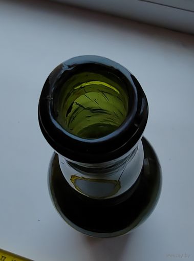 Бутылка старая 2 с рубля.