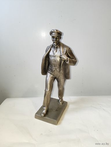 Шагающий Ленин в кепке, Силумин, Ск. Криворуцкий