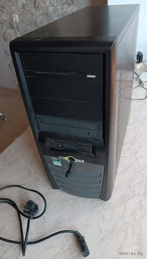 Ретро-компьютеры  системный блок Sempron 2600 / 512 mb ram / Nvidia gt 9500