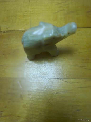 Фигурка слона из натурального камня