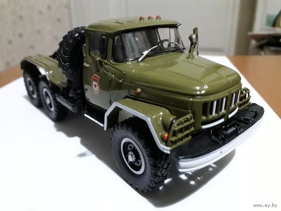 Военавто "ЗИЛ-131 НВ" ("Легендар. Грузов. СССР"). Журнал и открытка прилагаются.