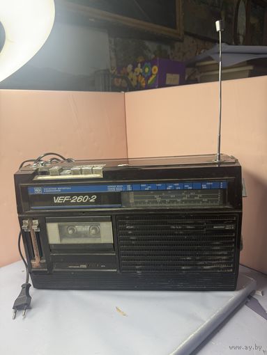 Старт с 1 рубля! Радиоприёмник ВЭФ 260-2!Смотрите другие лоты и предлагайте Вашу цену!