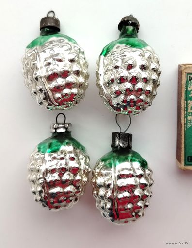 Ёлочные игрушки. ( 4 шт. )