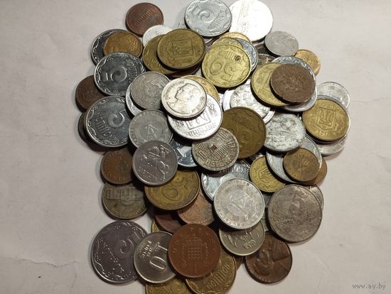 100 монет разных стран