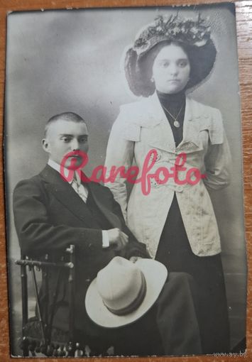 1913 Гомель Мужчина и дама студийное фото анонимное типажи прошлого ретро