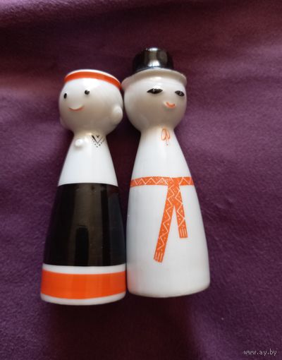 Перечница и солонка из набора "Игра"