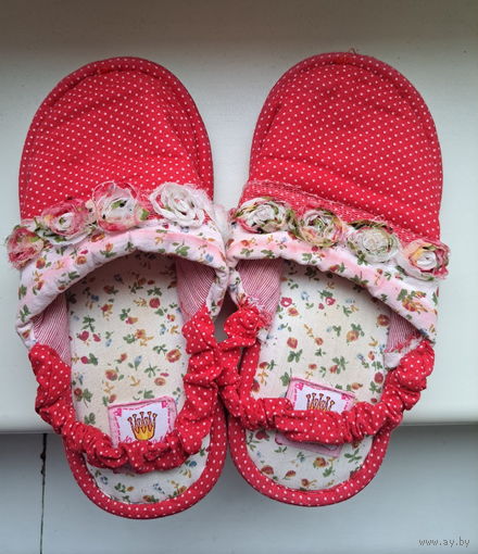 Тапки красные с розами Принцесса, бу, р.30 (по стельке 19см)