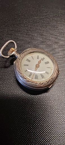 Женские карманные часы, винтаж, на ходу, диам.2,2см, с кнопкой 2,7см