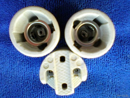 Патрон Керамический под Узкий Цоколь - Е 14.