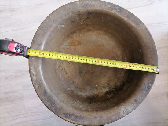 Старый медный таз