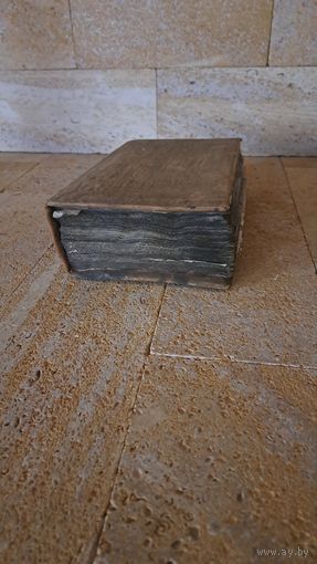 Книга церковная Октоих