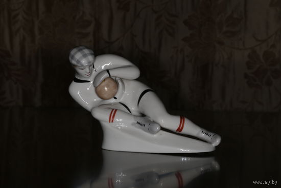 Фарфоровая статуэтка "Вратарь" ЗХК Полонне