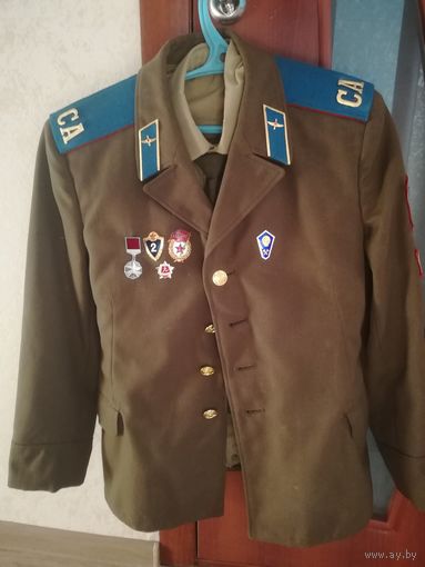 Дембельский китель со знаками  рубашка, галстук, заколка. Размер 50/3.