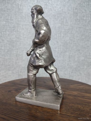 Статуэтка Лев Толстой 18.5 см металл.