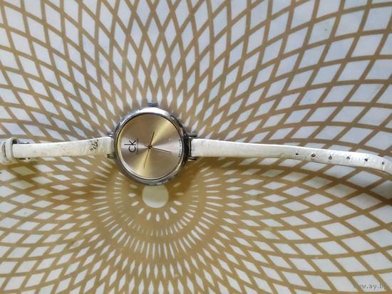 Часы наручные с ремешком CK . В ремонт,коллекцию,на запчасти. Состояние на скане.