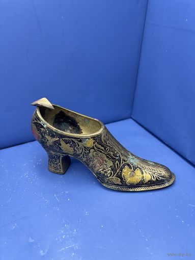 Пепельница в форме туфли Индия