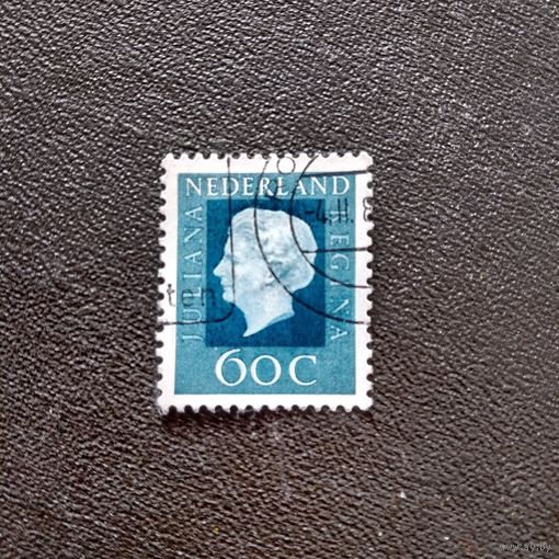 Марка Нидерланды 1972 год Королева