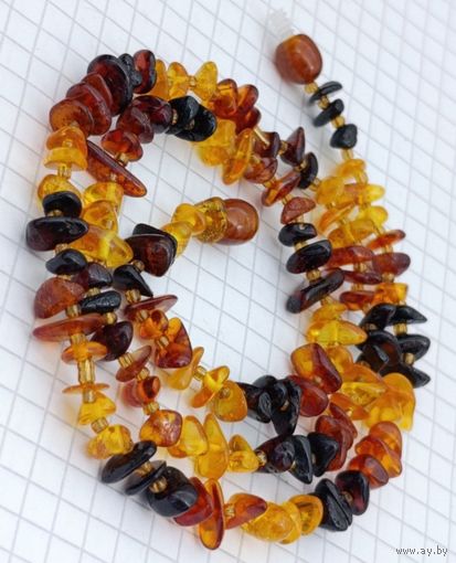 Янтарные бусы.