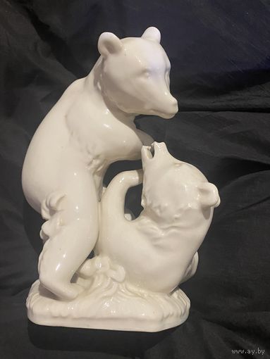 Фигурка фарфор