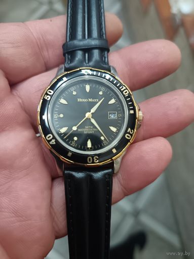 Часы кварцевые новые