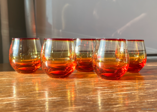 Рюмки крупные селеновое стекло цветное стекло винтаж Чехословакия