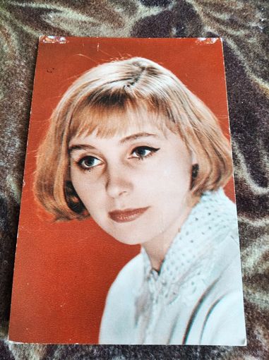 Актриса Марина Стерникова