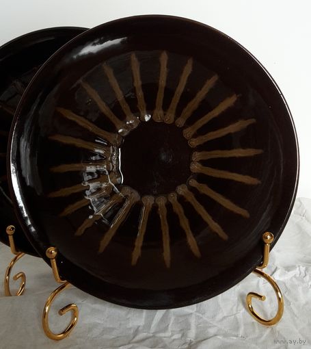 Тарелки. Диаметр 20 см. Обливная керамика. Две одним лотом