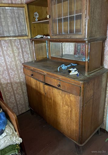 Очень старая мебель 60-70х годов