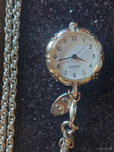 Часы кулон на цепочке