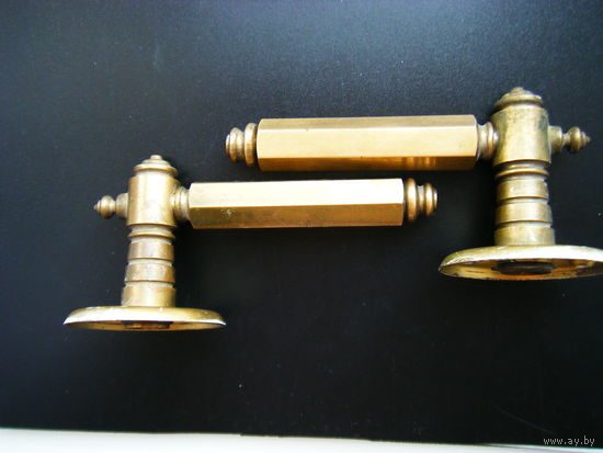 Пара Бронзовых дверных ручек.