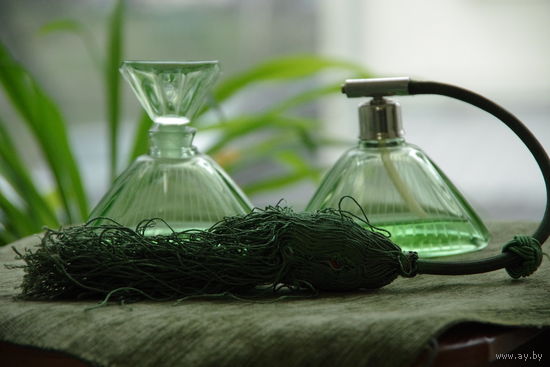 Пульверизатор для парфюма  + бутылка  ( набор )  Германия  ( все целое и рабочее )