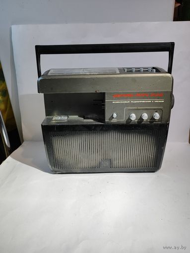 Радиоприёмник НЕРЛЬ РПЧ-220 с ЧАСАМИ (блока часов нет).