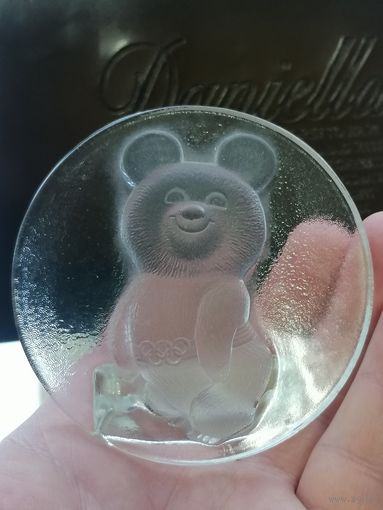 Плакетка Олимпийский мишка, стекло