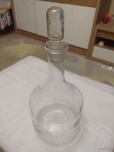 Графин прозрачный для воды (все лоты с 1 руб без МЦ)