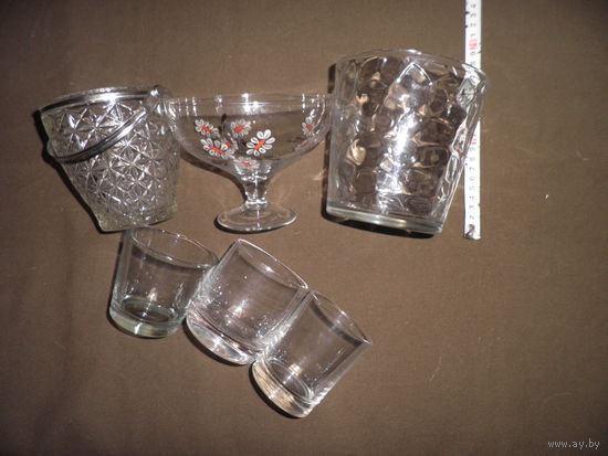 Посуда стеклянная из СССР,сосуд для льда,стаканы,корзинка,конфетница.С рубля.