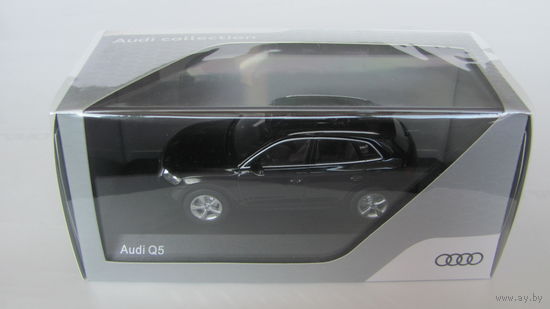 AUDI Q5, myth black, iScale