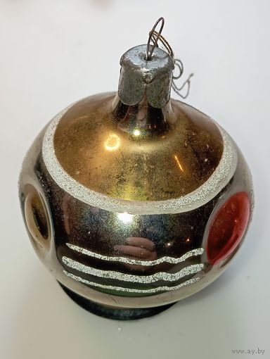 Ёлочные игрушки , Юла , из СССР . С золотой краской . С рубля