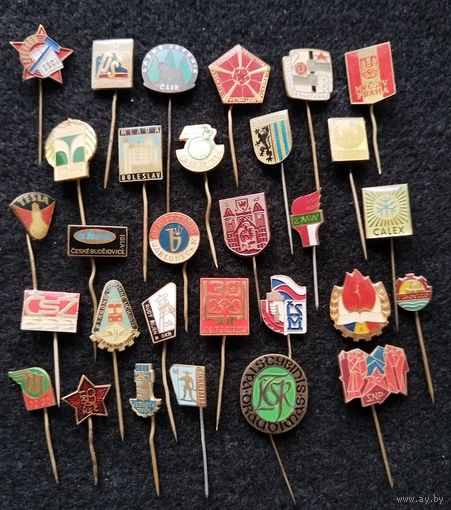 Значки иностранные. В основном страны социалистического лагеря. Многие тяжёлые. Сборный лот. Цена за один значок. (Е-4)