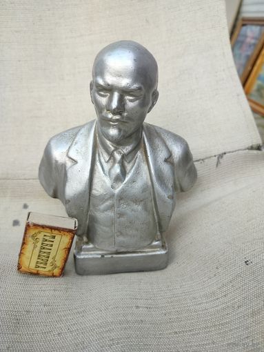 Бюст ВИ ЛЕНИН