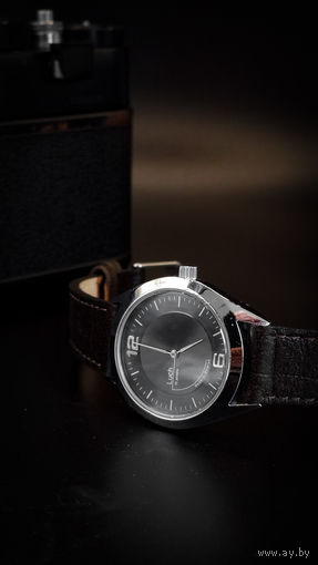 Наручные механические  часы Луч 35341256 двухстрелочник.