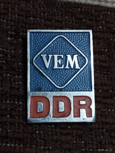 Знак VEM ( Завод электроприводов и машин) ГДР.