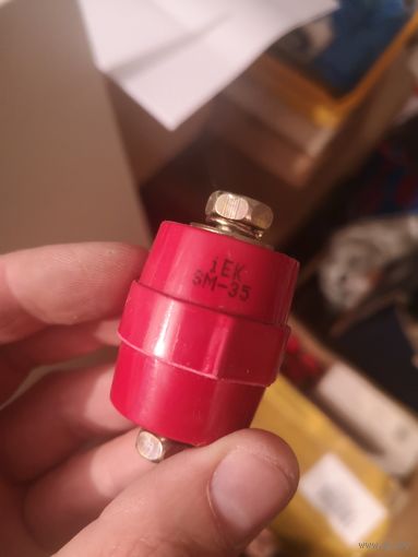 Изолятор шинный IEK SM35 (М8) силовой с болтом
