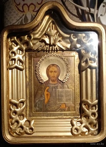 Небольшая икона РИ с киотом "Иисус Христос Вседержитель". киот в32Хш24.5см. глубина 8см. икона 16высота х 13.5ширина